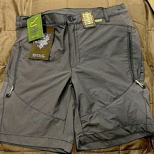 NWT REGATTA Great Outdoors men’s Highton Short Mid Dark Denim shorts